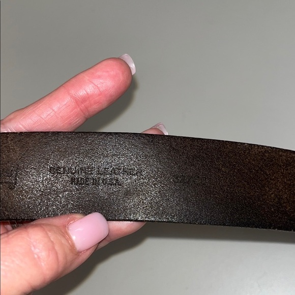 Levi’s dark brown Leather Belt preowned size 32/ silver tone buckle - Picture 4 of 9